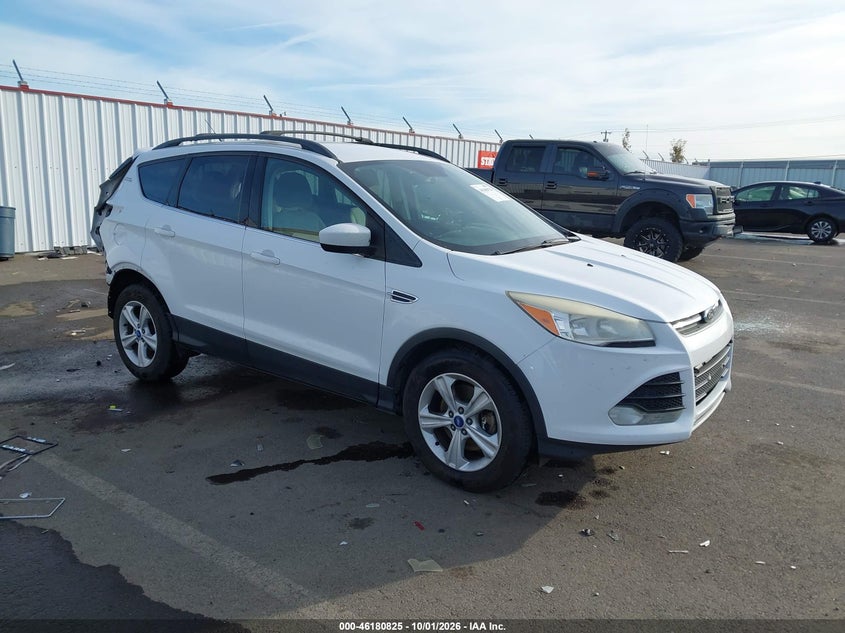 Vin: 1fmcu9gx8dua21181, lot: 46680685, ford escape se 20131