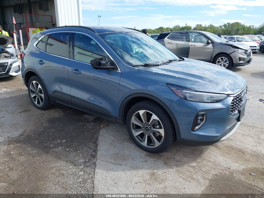Vin: 1fmcu9ja9pub10346, lot: 46680940, ford escape platinum 2023 img_1