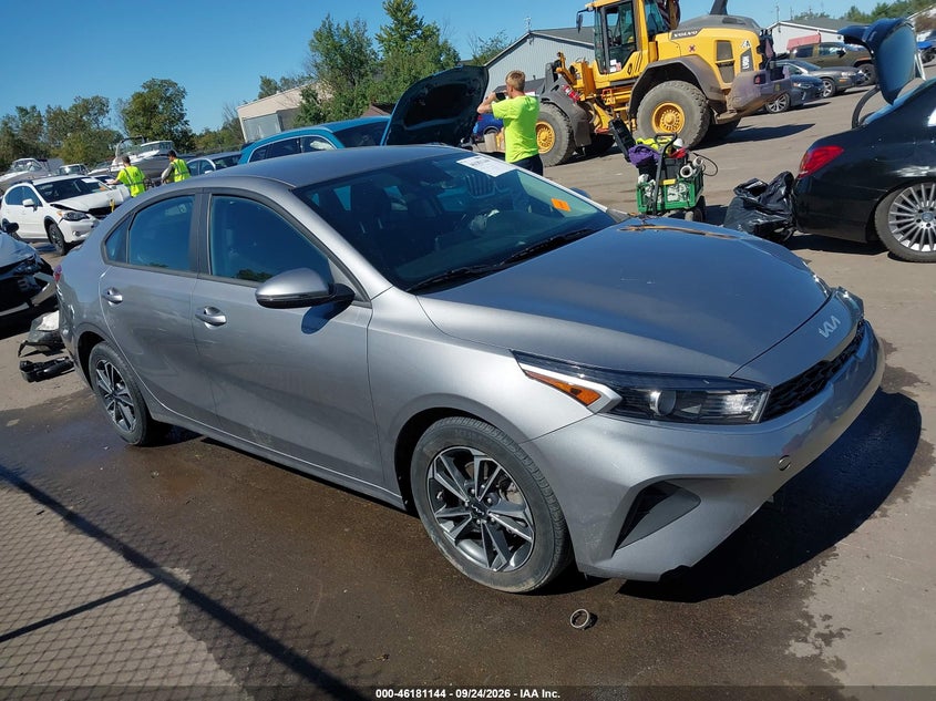 Vin: 3kpf24ad0pe686359, lot: 46681004, kia forte lxs 2023 img_1