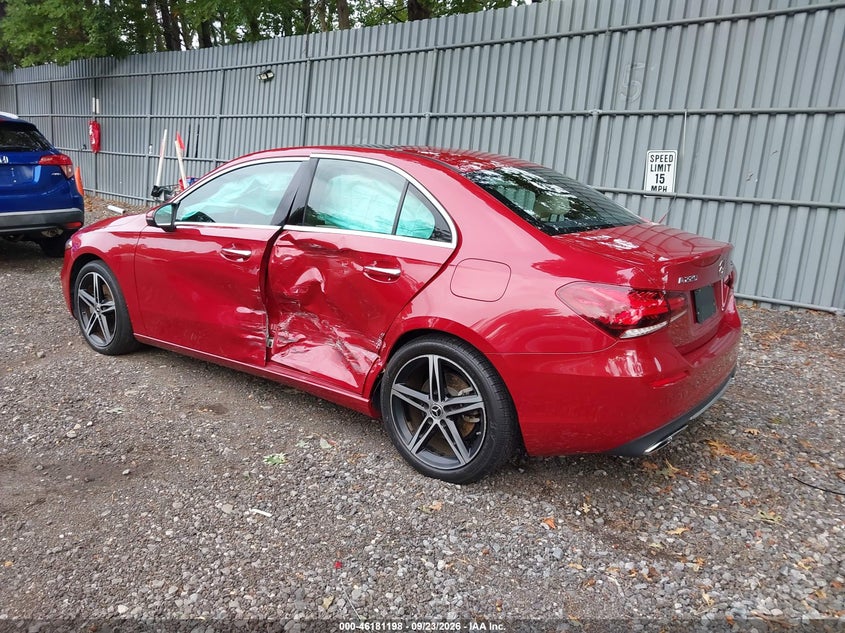 Vin: w1k3g4fb3nj356670, lot: 46681058, mercedes-benz a 220 4matic 20223
