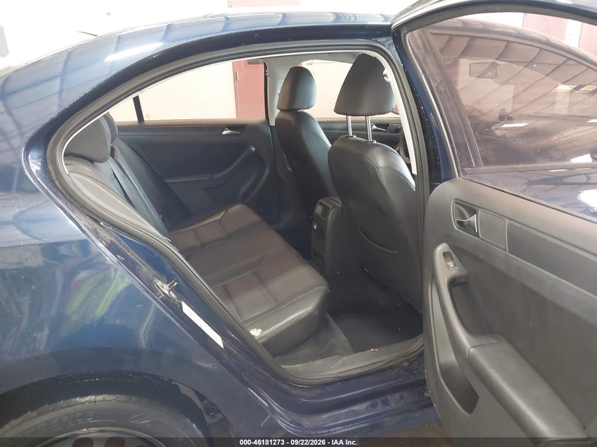 2011 VOLKSWAGEN JETTA auction photo 8
