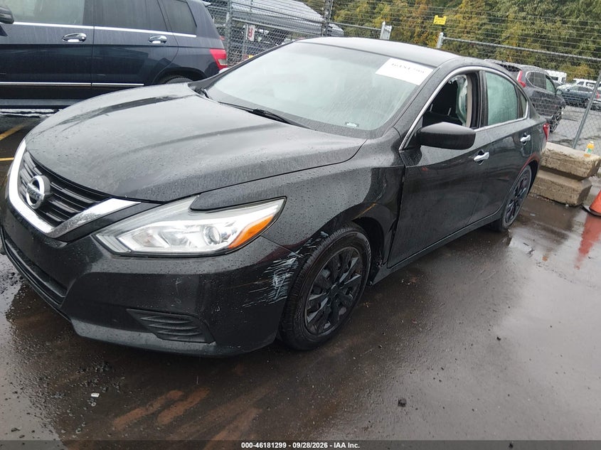 2017 Nissan Altima 2.5 S, Front End, IAAI, VIN 1N4AL3AP4HN342421 — photo 2