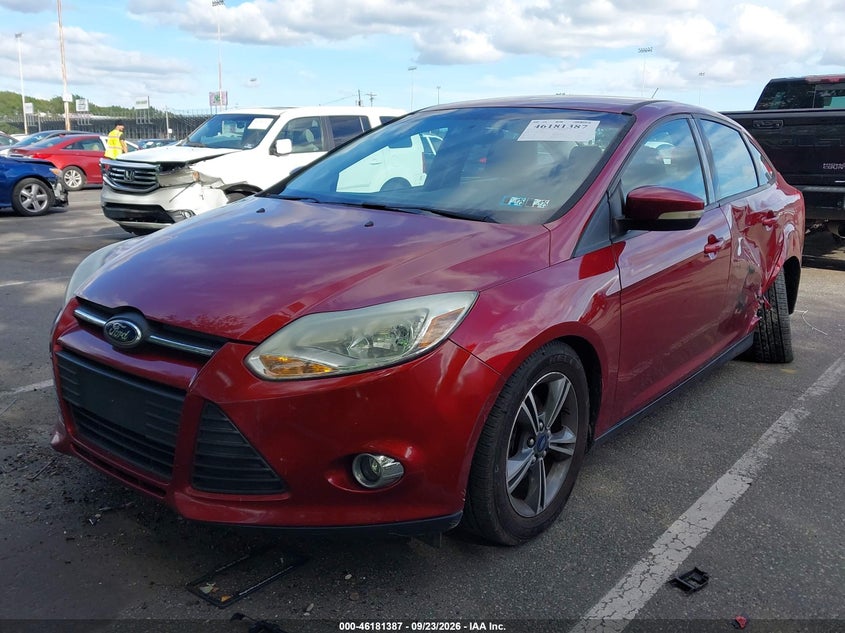 Vin: 1fadp3f2xel409559, lot: 46681247, ford focus se 20142