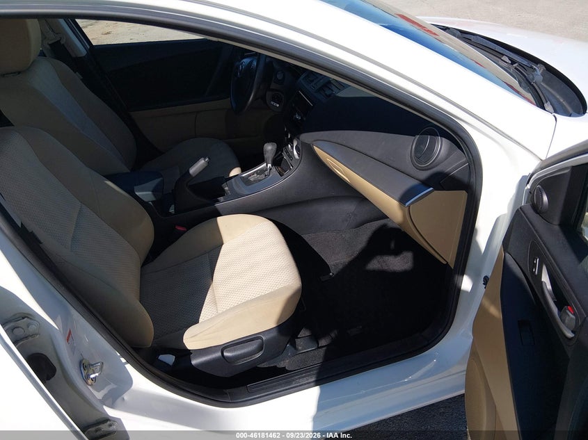 2010 MAZDA MAZDA3 I TOURING · Photo 5