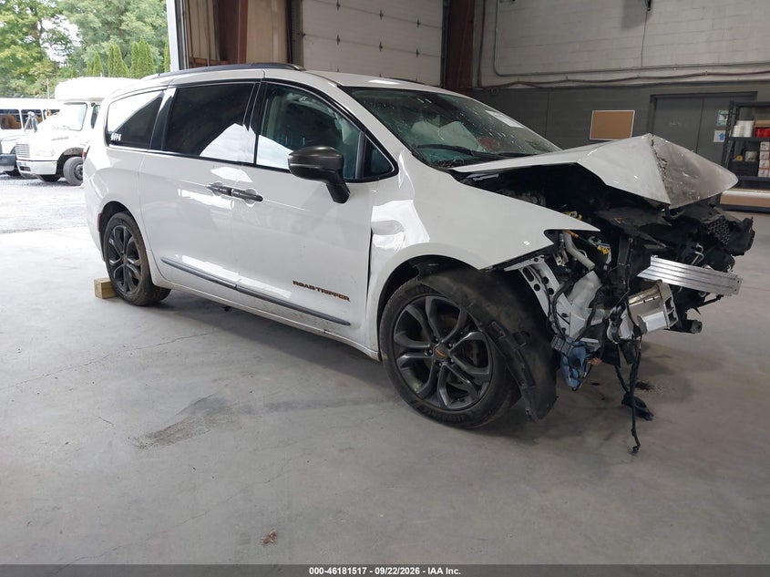 Vin: 2c4rc1bg0rr133553, lot: 46681377, chrysler pacifica touring l 2024 img_1