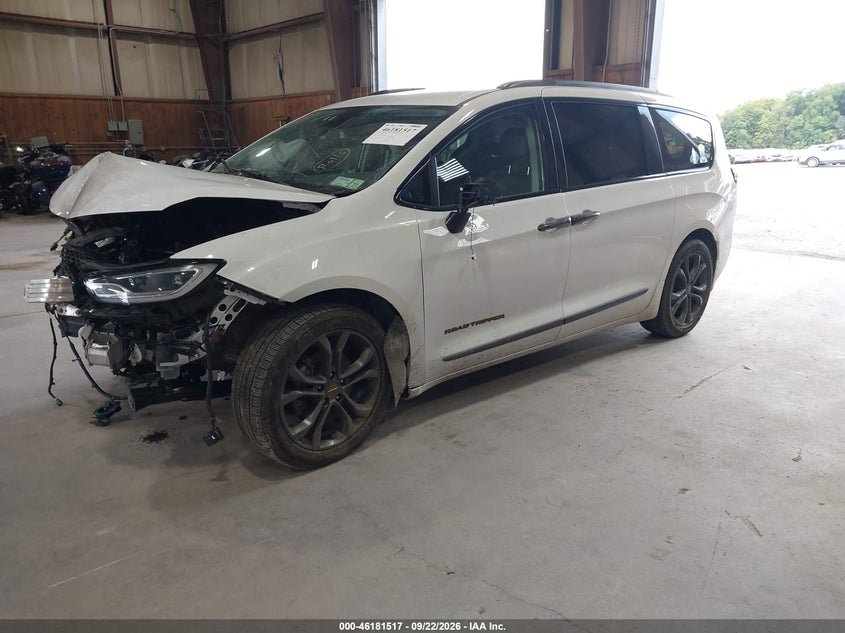 Vin: 2c4rc1bg0rr133553, lot: 46681377, chrysler pacifica touring l 20242