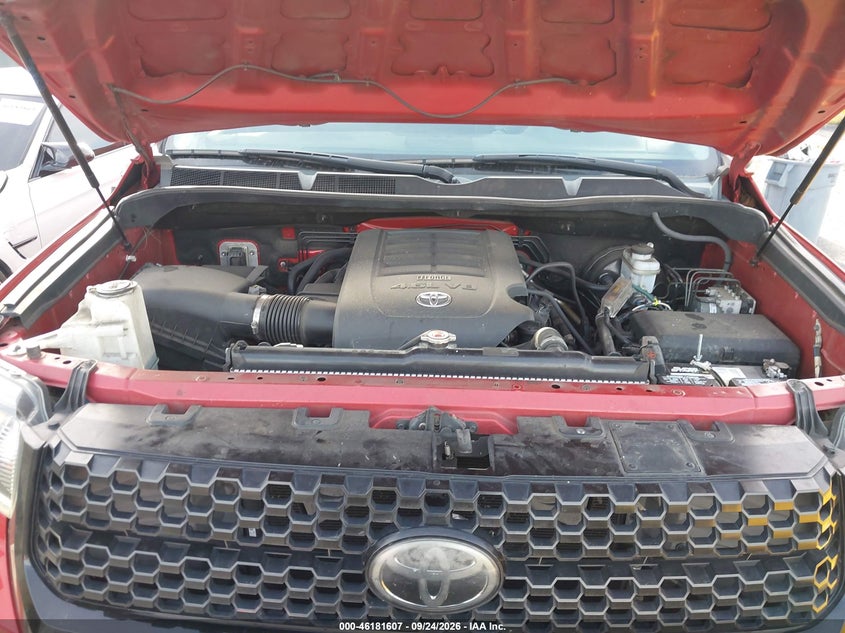 TOYOTA TUNDRA - zdjęcie 10