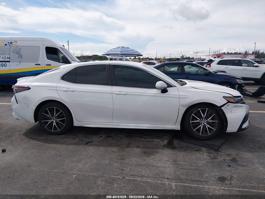 TOYOTA CAMRY - zdjęcie 12