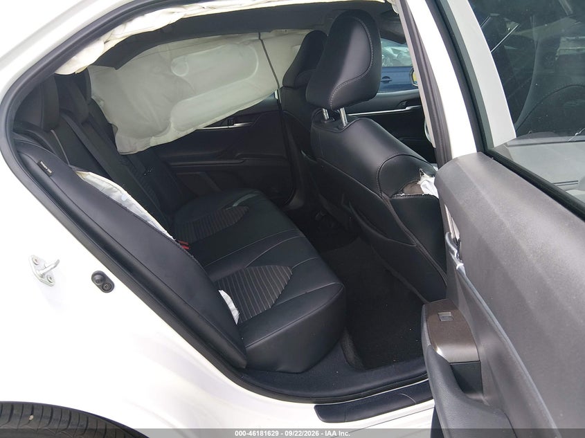 TOYOTA CAMRY - zdjęcie 8