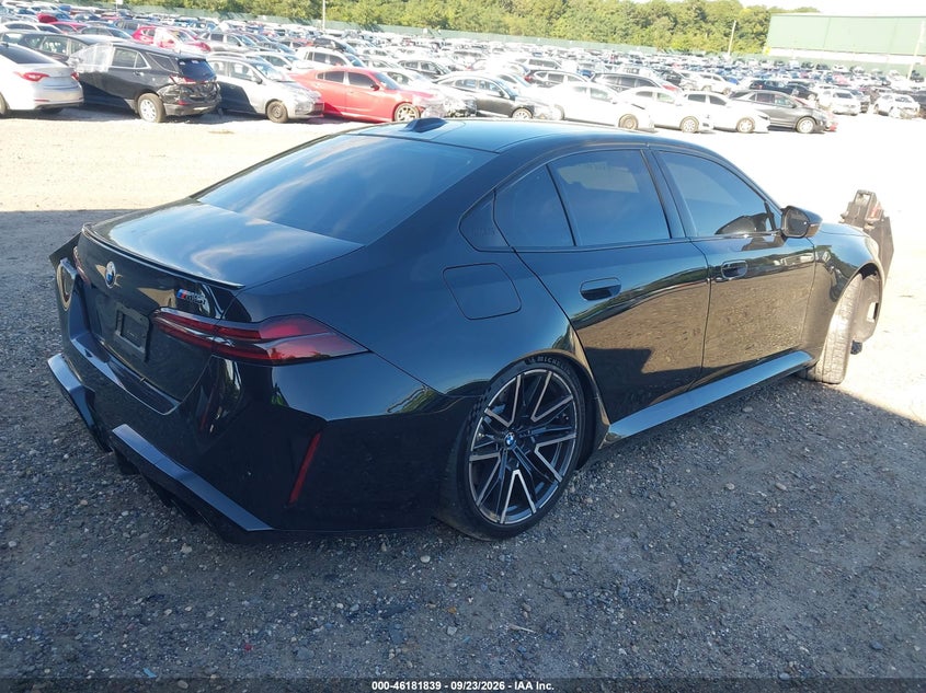 Vin: wbs83fk07tcw16624, lot: 46681699, bmw m5 20264
