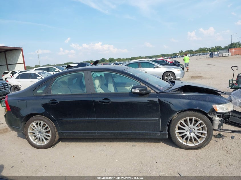2011 VOLVO S40 T5 · Фото 13