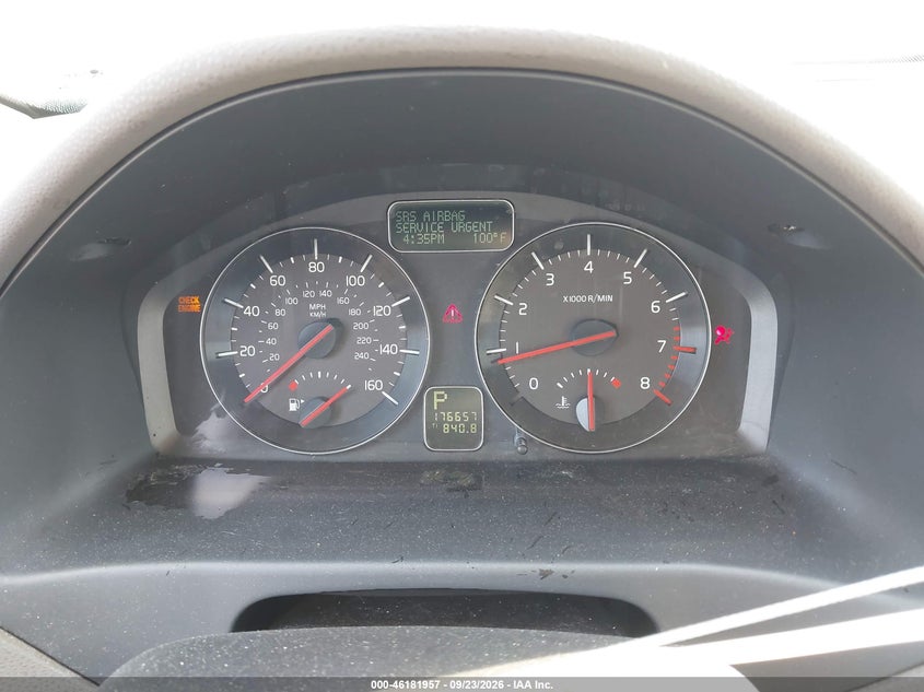 2011 VOLVO S40 T5 · Фото 7