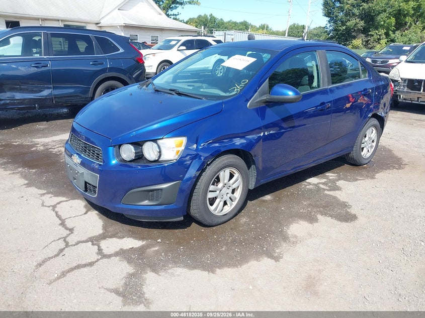 2013 Chevrolet Sonic, Лівий бік, IAAI, VIN 1G1JC5SGXD4151096 — фото 2