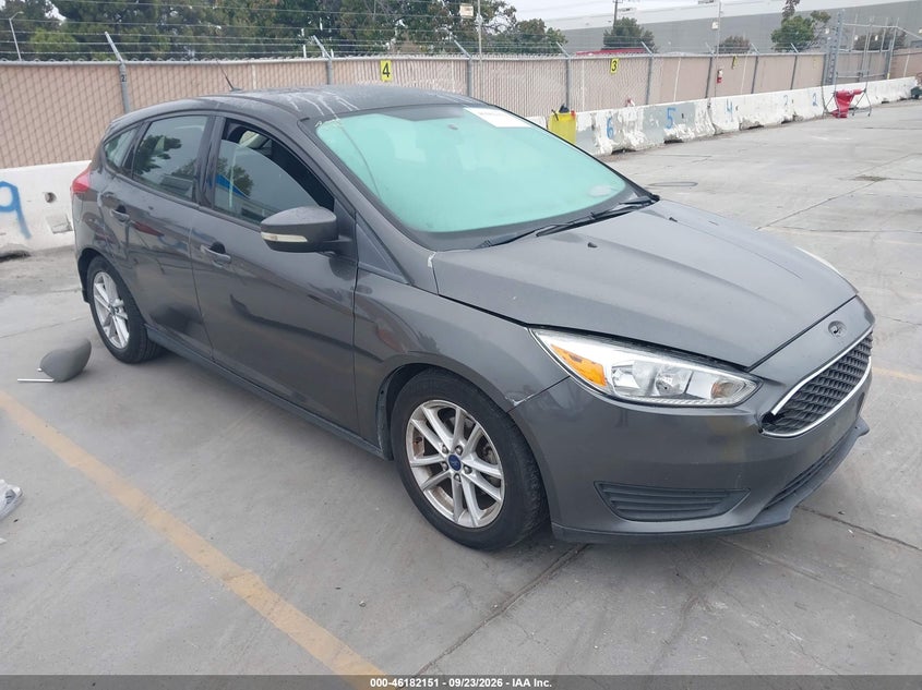 Vin: 1fadp3k24fl289121, lot: 46682011, ford focus se 2015 img_1