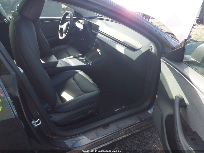 2025 TESLA MODEL 3 LONG RANGE REAR-WHEEL DRIVE/STANDARD REAR-WHEEL DRIVE · Фото 5