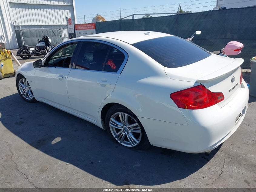 2015 INFINITI Q40 · Photo 3