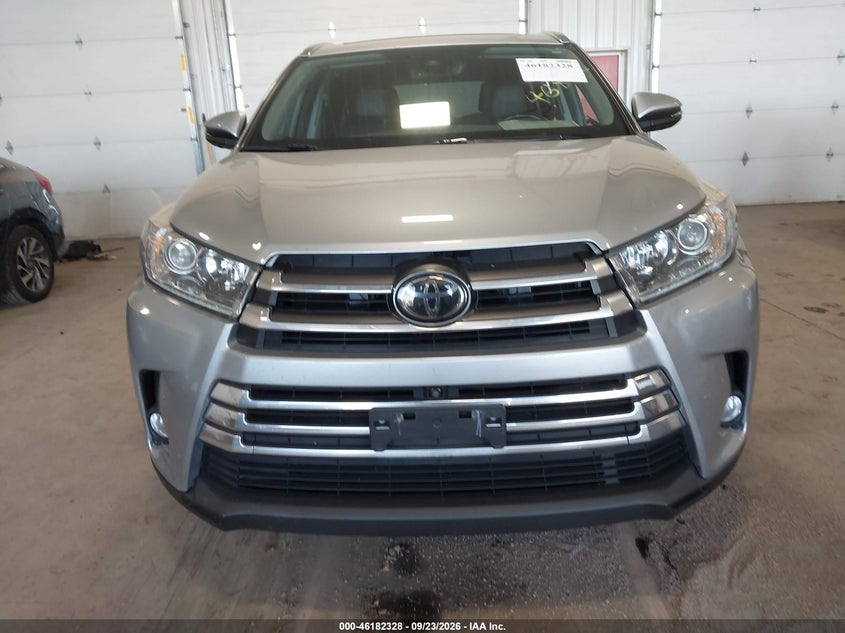 TOYOTA HIGHLANDER - zdjęcie 12