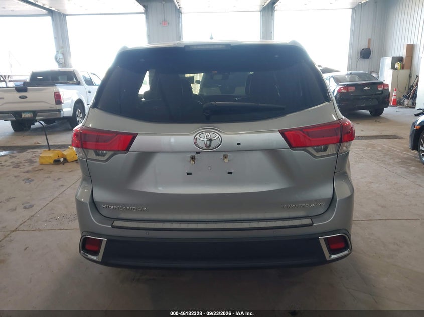 TOYOTA HIGHLANDER - zdjęcie 16