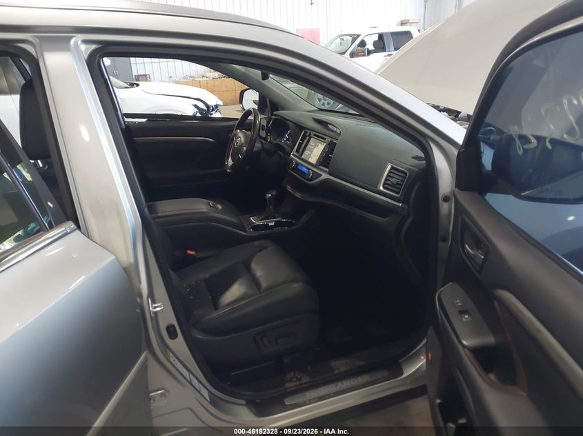 TOYOTA HIGHLANDER - zdjęcie 5