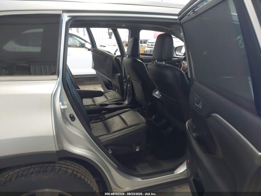 TOYOTA HIGHLANDER - zdjęcie 8
