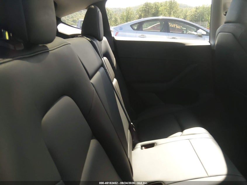 TESLA MODEL Y 2023 VIN 7SAYGDEF1PF863939