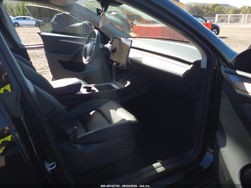 2023 TESLA MODEL Y · Фото 5