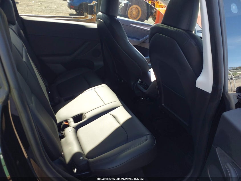 2023 TESLA MODEL Y · Фото 8