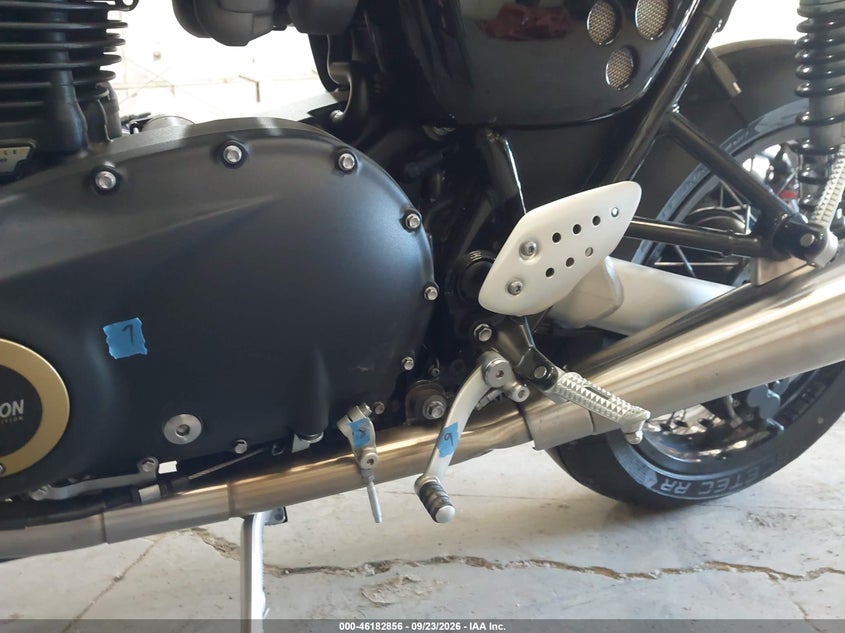 TRIUMPH THRUXTON 2025