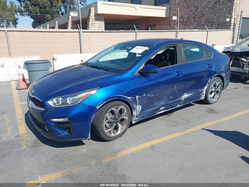 2019 Kia Forte, Лівий бік, IAAI, VIN 3KPF24AD1KE095028 — фото 2