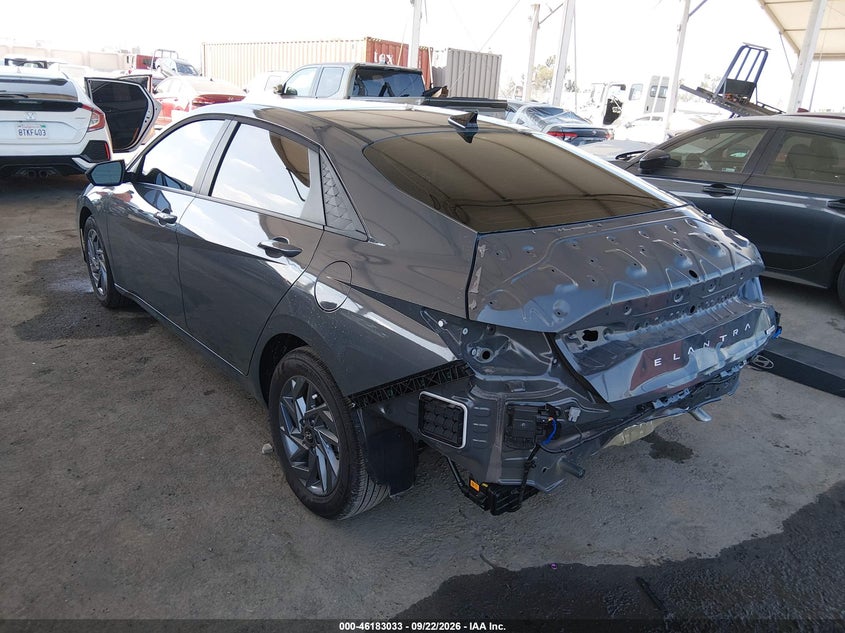 Vin: kmhlm4dj2tu214427, lot: 46682893, hyundai elantra hybrid blue 20263
