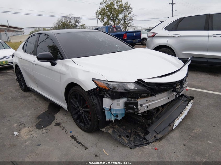 TOYOTA CAMRY - zdjęcie 1
