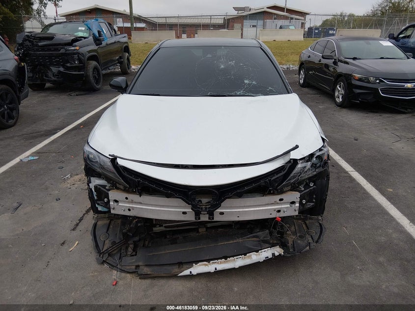 TOYOTA CAMRY - zdjęcie 12