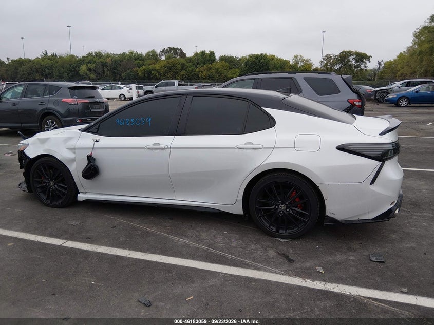 TOYOTA CAMRY - zdjęcie 14