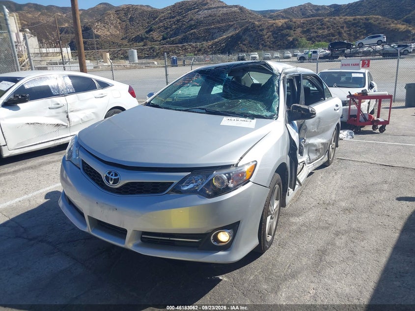Vin: 4t1bf1fk1eu366793, lot: 46682922, toyota camry se 20142