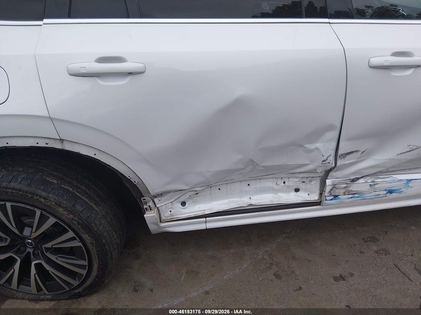 2020 VOLVO XC90 T5 MOMENTUM 7 PASSENGER · Фото 6