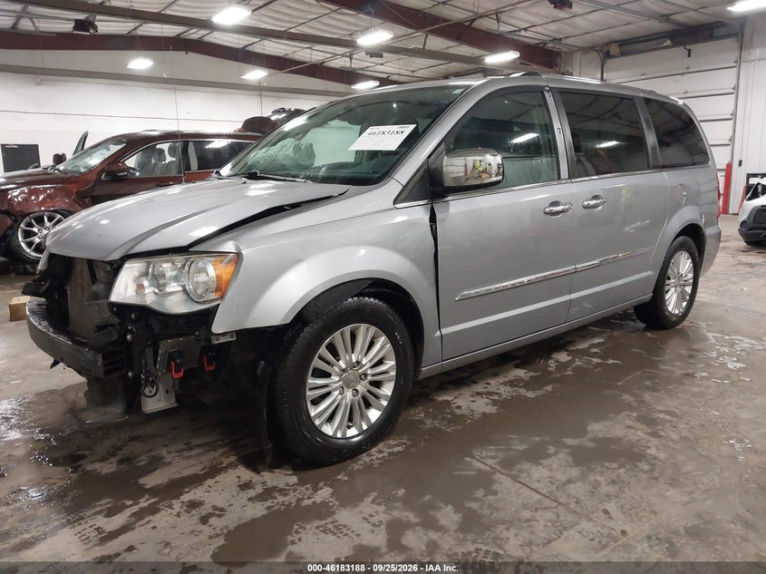 2015 Chrysler Town & Country, Удар спереду, IAAI, VIN 2C4RC1JG3FR714932 — фото 2