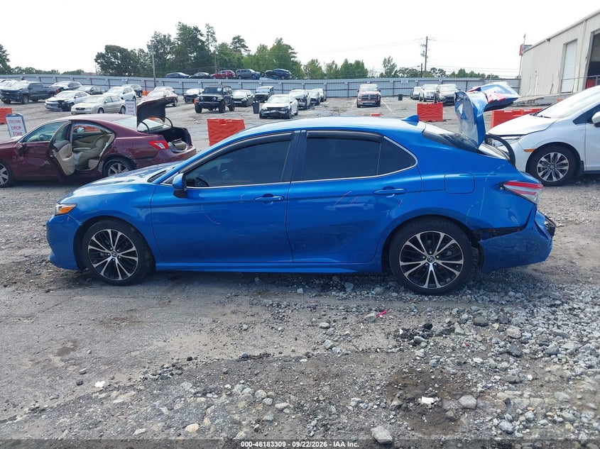 TOYOTA CAMRY - zdjęcie 15