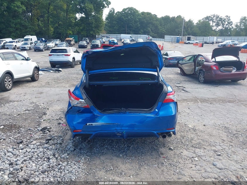 TOYOTA CAMRY - zdjęcie 17