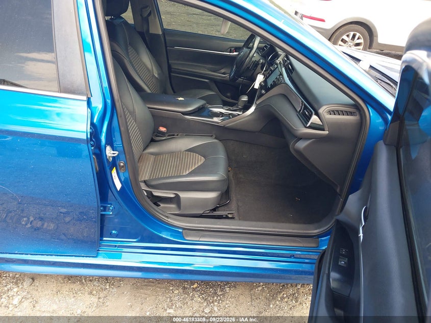 TOYOTA CAMRY - zdjęcie 5