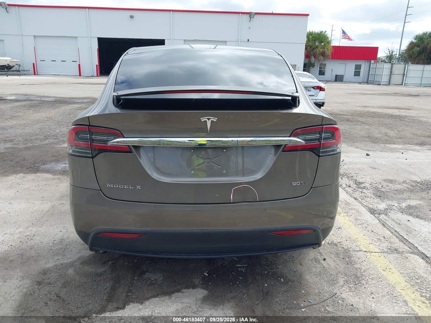 TESLA MODEL X - zdjęcie 17