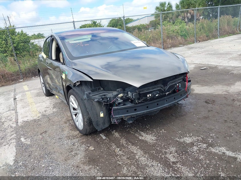 TESLA MODEL X - zdjęcie 6