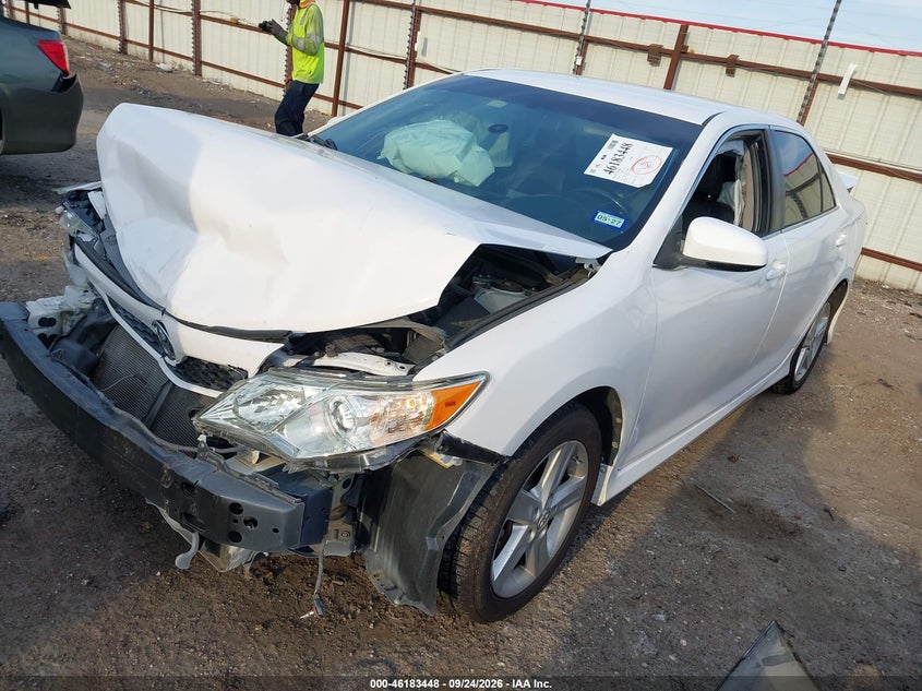 Vin: 4t1bf1fk3eu821580, lot: 46683308, toyota camry se 20142