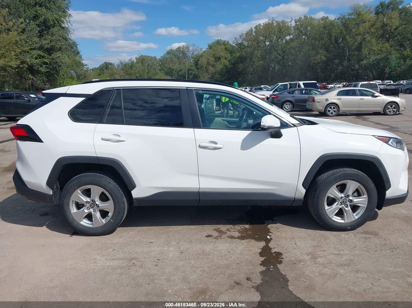 TOYOTA RAV4 - zdjęcie 13