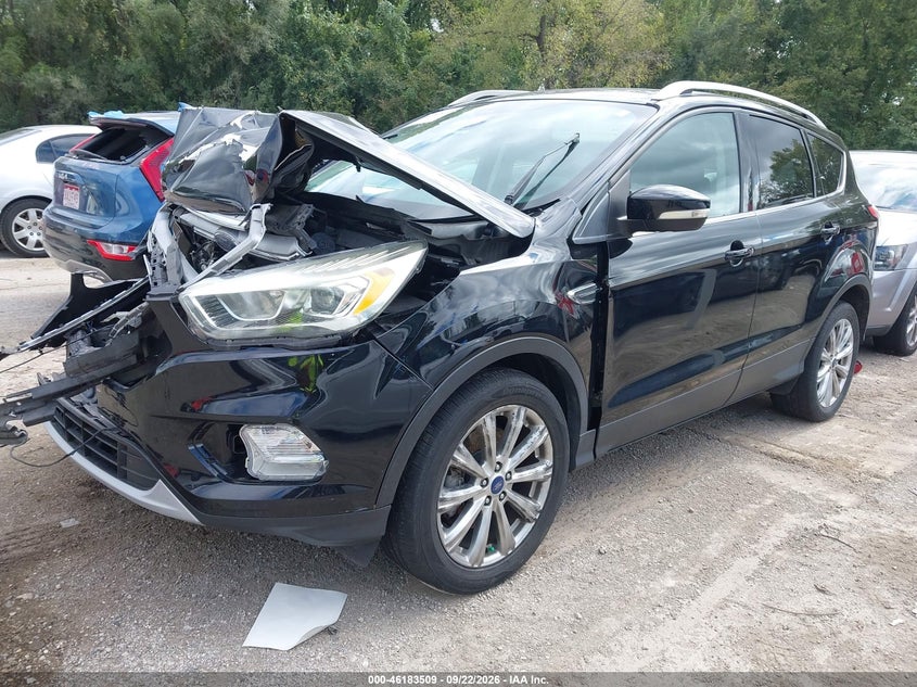 Vin: 1fmcu9j91hue88913, lot: 46683369, ford escape titanium 20172