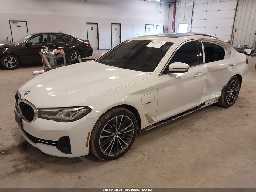 Vin: wba33ag04pcl49281, lot: 46683517, bmw 530e xdrive 20232