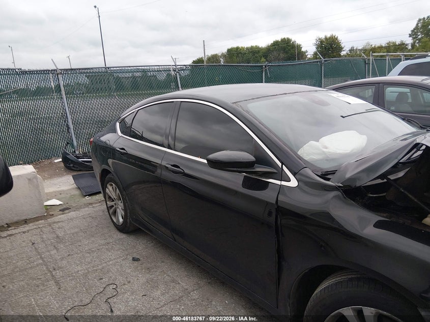 Фото 14 - CHRYSLER 200
