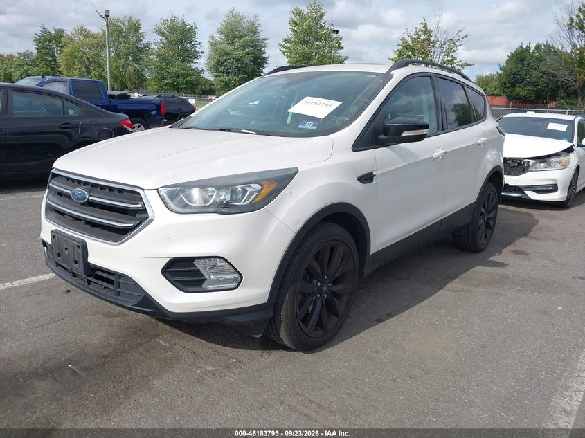 Vin: 1fmcu9jdxhua44725, lot: 46683655, ford escape titanium 20172