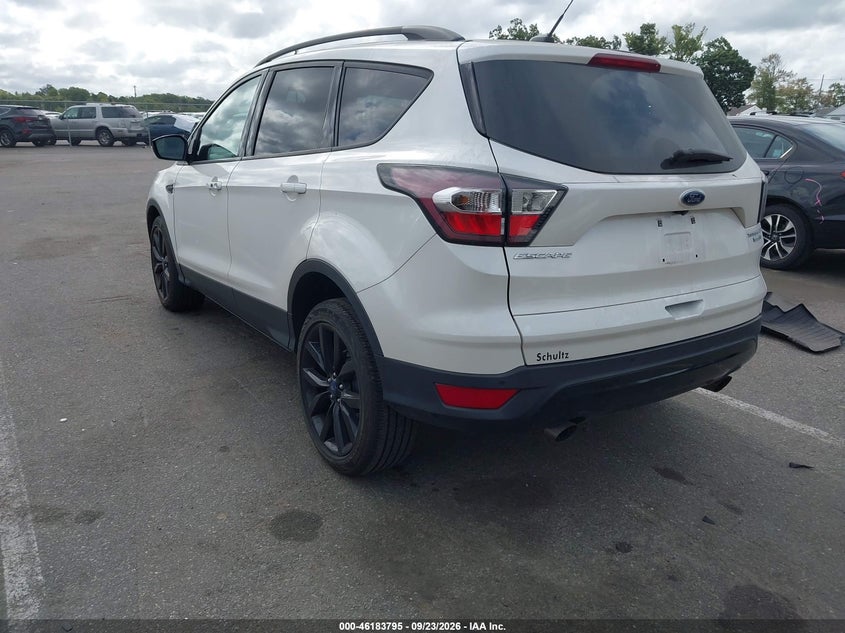 Vin: 1fmcu9jdxhua44725, lot: 46683655, ford escape titanium 20173