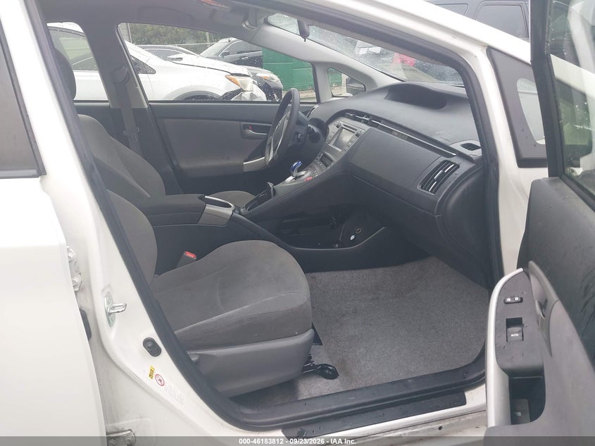 TOYOTA PRIUS - zdjęcie 5