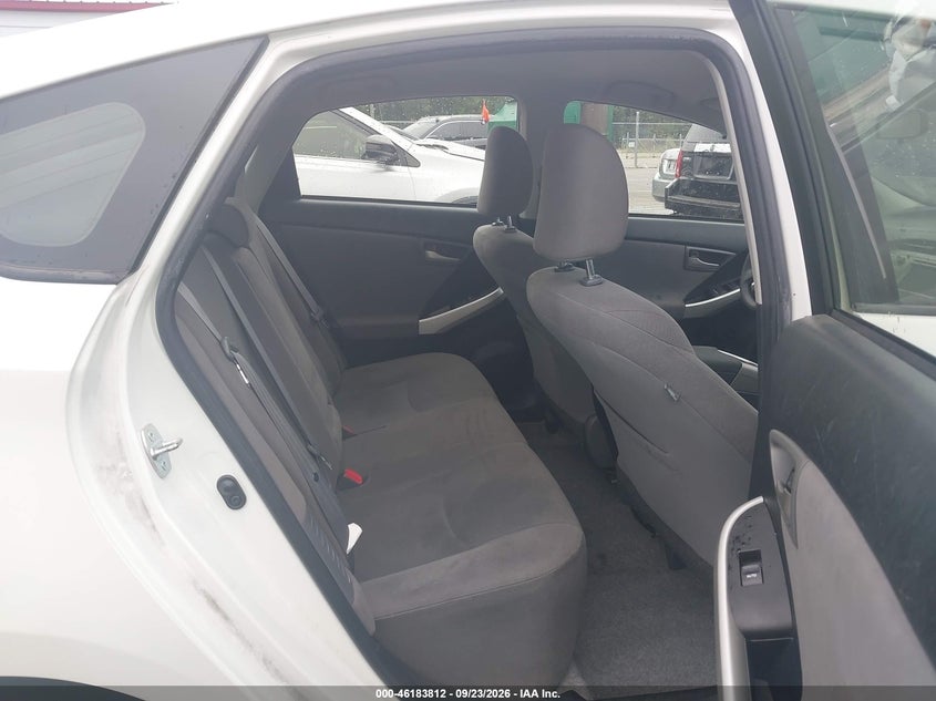 TOYOTA PRIUS - zdjęcie 8
